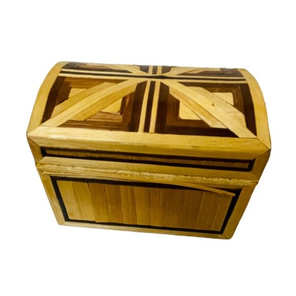 Wooden Bahamas Trinket Box With Hinged Lid & Red Velvet Interior - 5" x 3.5" x 3 - Picture 1 of 7